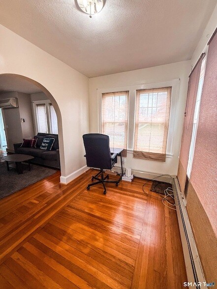 Building Photo - 38 Grandview Ave