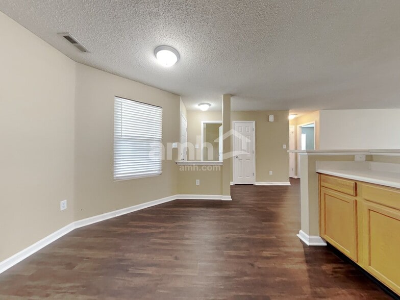 Building Photo - 5833 Cabot Dr