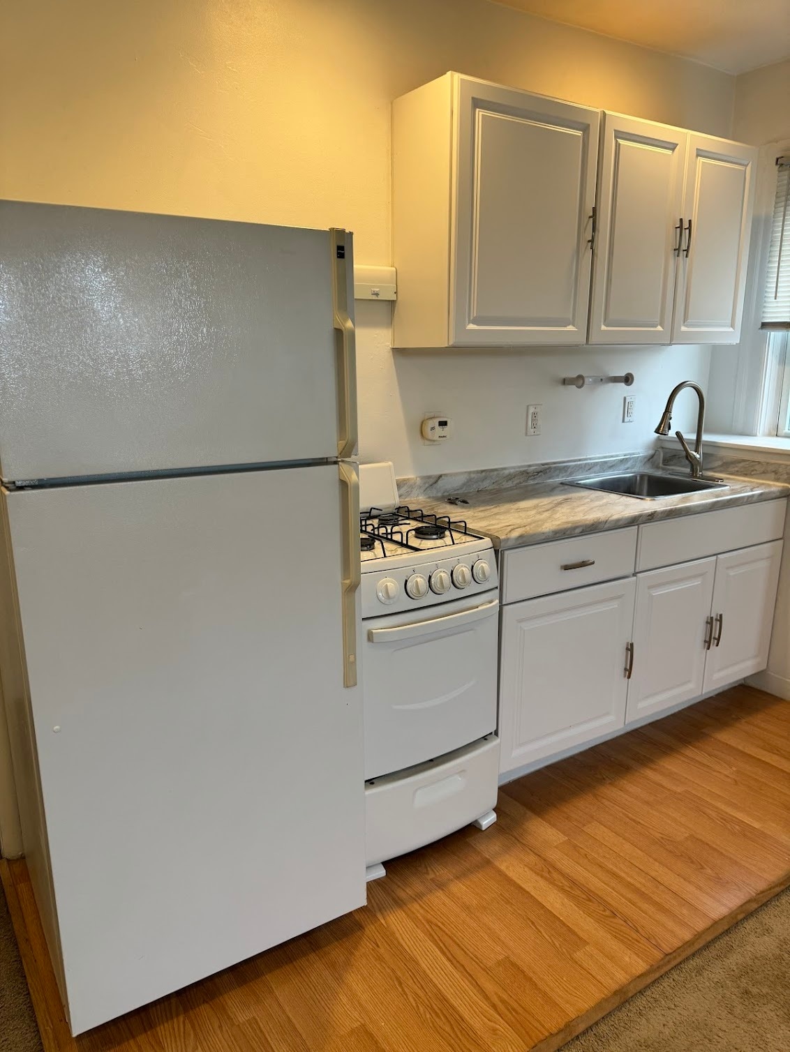 Building Photo - 370 S Negley Ave