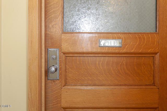 Building Photo - 257 S Spring St