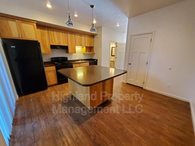 Building Photo - 1205-1207 NE Monroe St