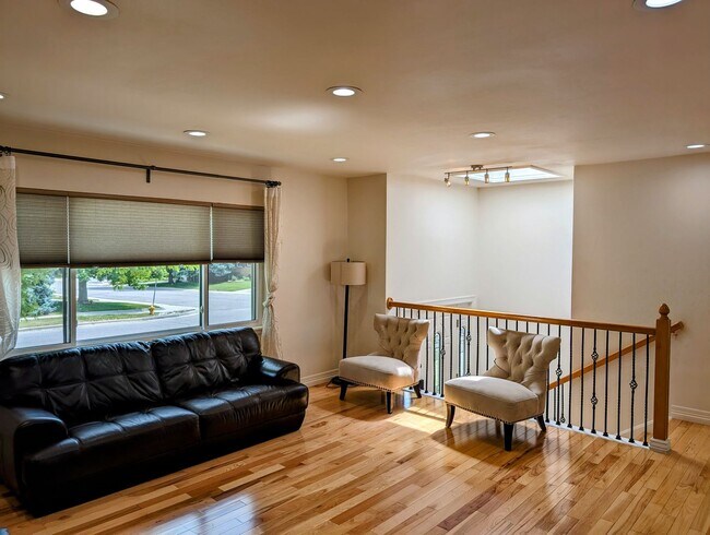 Building Photo - BEAUTIFUL 4 Bed 2 Bath Hampden Neighborhoo...