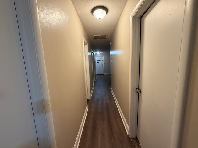 Building Photo - 4030 Redfern Dr