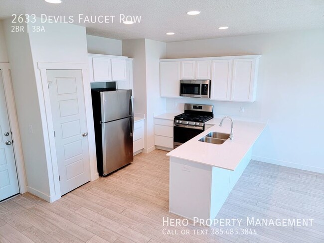 Building Photo - Stunning BRAND NEW Townhomes!