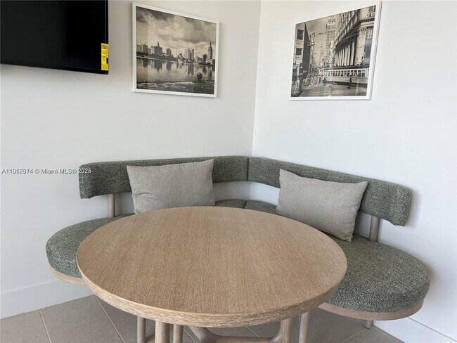 Building Photo - 159 NE 6th St