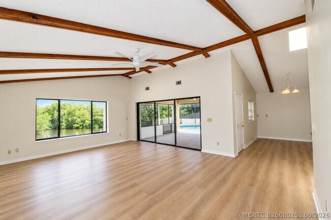 Building Photo - 1309 SE Coral Reef St