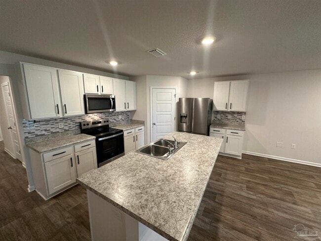 Building Photo - 7565 Steeplechase Blvd