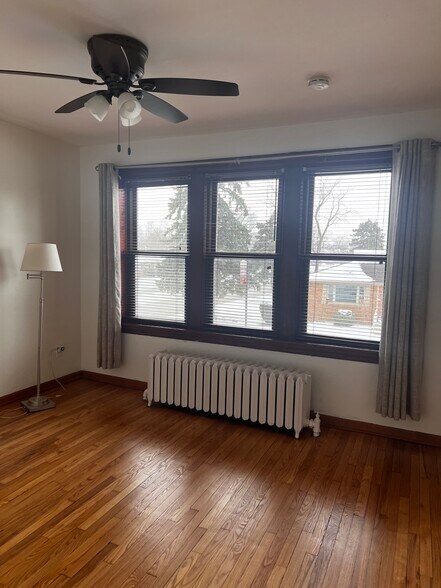 Building Photo - 3345 Prairie Ave