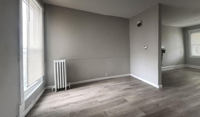 Building Photo - 705 Edgemore Rd