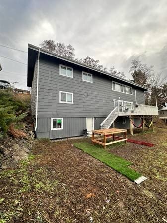 Building Photo - 1630 NE Upper Dr