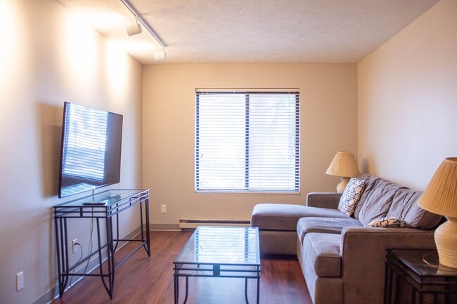 Interior Photo - Clark Street Apartments
