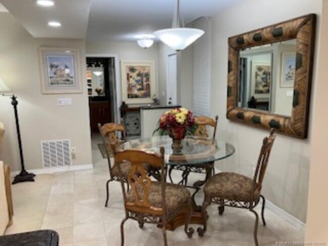 Building Photo - 3392 NE Causeway Blvd