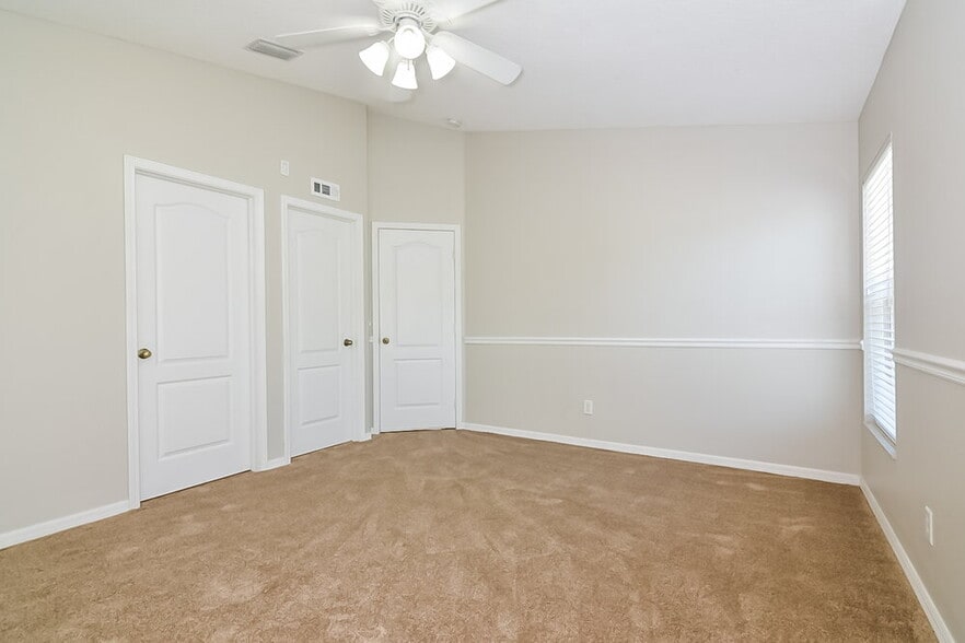 Building Photo - 8065 Canterbury Lake Blvd