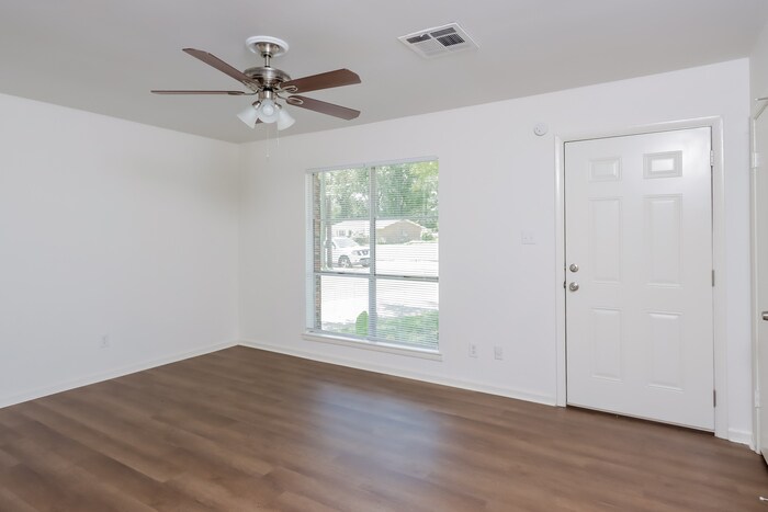 Building Photo - 101 Montview Ct