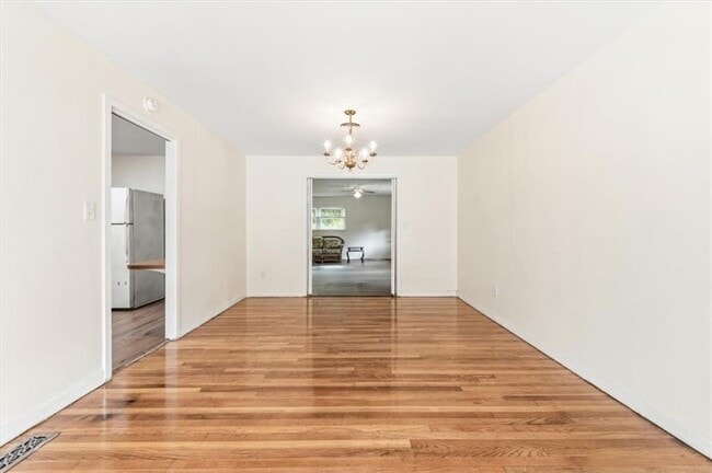 Building Photo - 704 Fort King George Dr