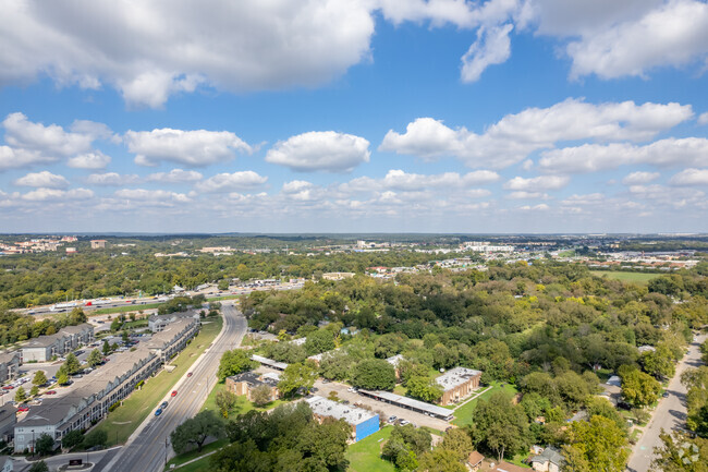 Aerial Photo - Riverview Apartments