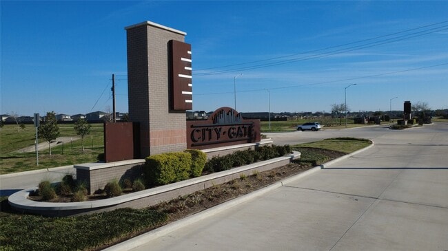 Building Photo - 2913 Crown Gate Dr