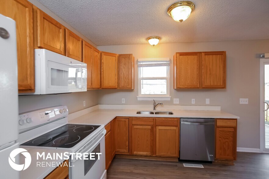 Building Photo - 12575 NW Oak Ridge