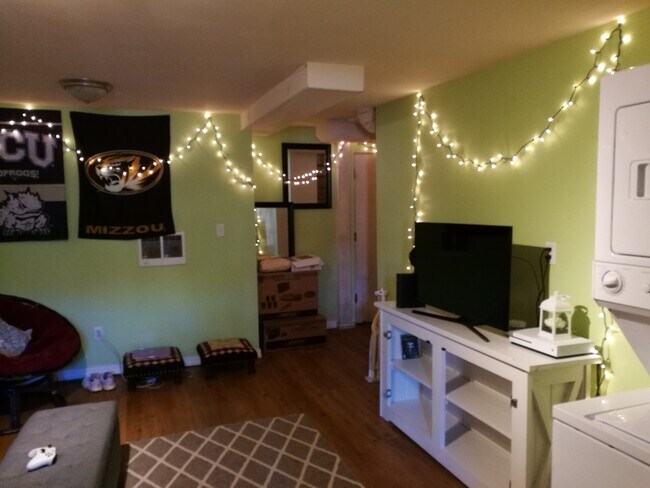 Building Photo - 1413 Ross St