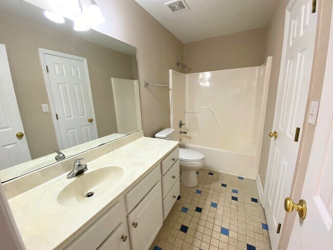 Building Photo - 1020 Trotters Walk