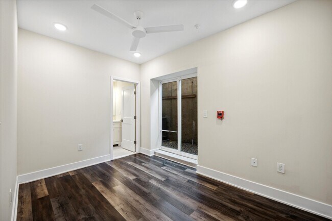 Building Photo - 1804 W Berks St