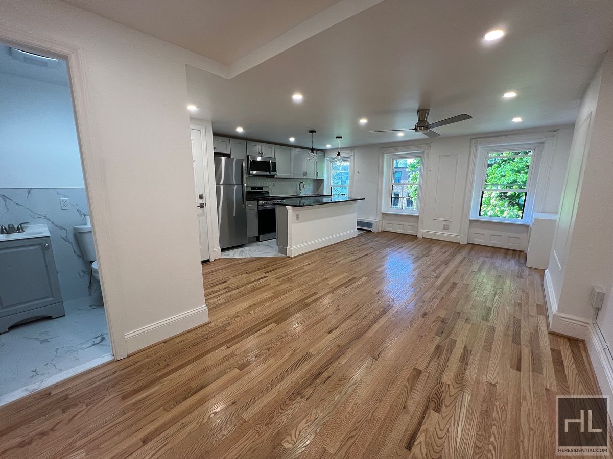 Building Photo - 2BR 1BA Classic Details Top Floor Brownstone w/ New Modern Finish on Preserved Bedstuy Block