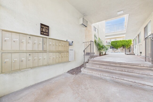 Building Photo - Oasis Apartments