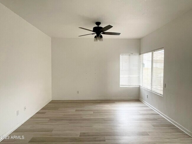 Building Photo - 11417 W Sage Ct