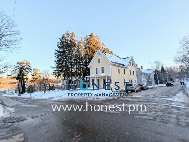 Building Photo - 18 Warren St