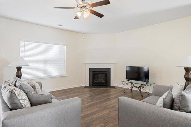 Building Photo - 4140 Bentwood Cove Dr