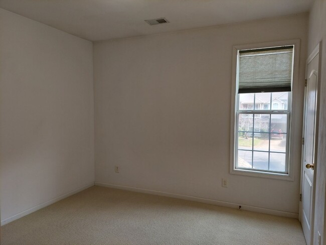 Building Photo - 1061 Grand Oak Ln