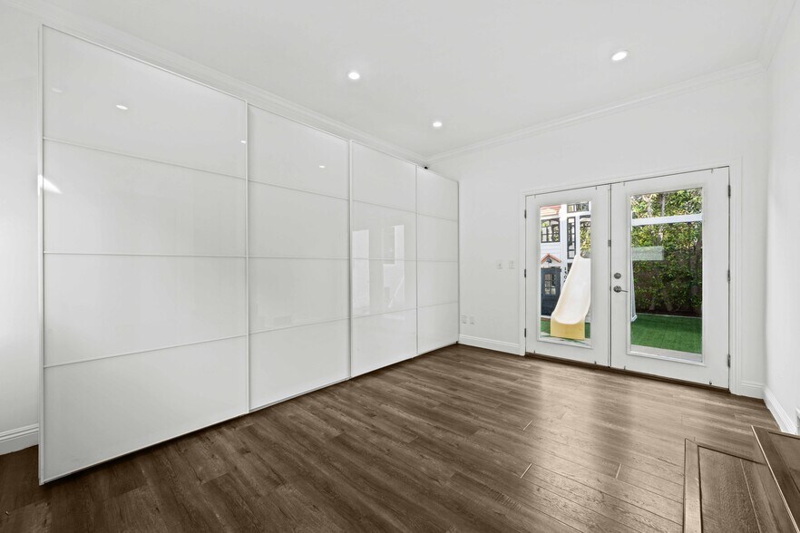 Building Photo - 1621 Hi Point St