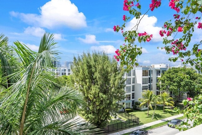 Building Photo - 17555 Atlantic Blvd