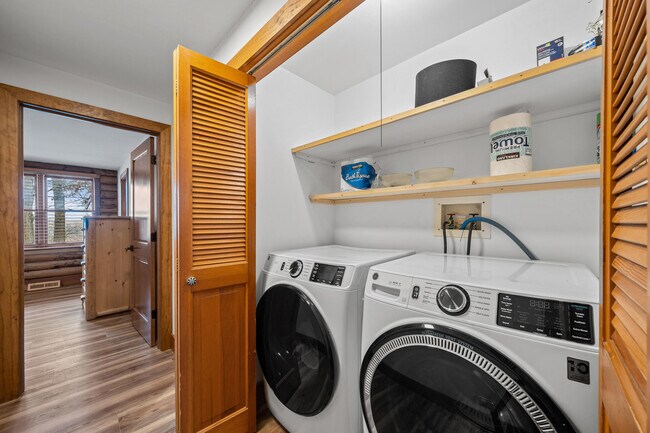 Building Photo - N1508 Wildwood Rd