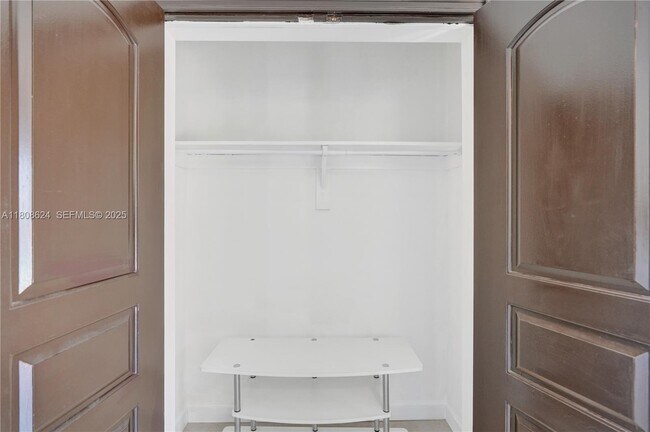 Building Photo - 3100 NE 56th Ct