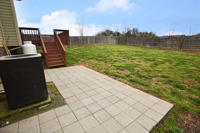 Building Photo - Pet Friendly Four Bedroom!