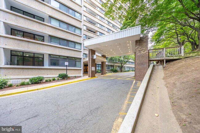 Building Photo - 5911 Edsall Rd