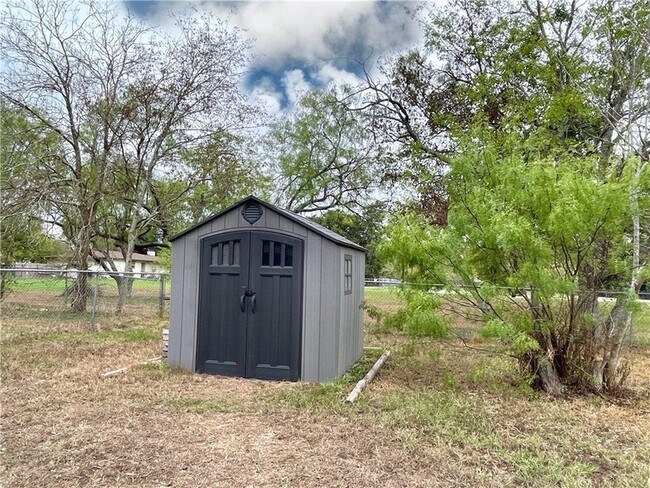 Building Photo - 1507 E 25th St