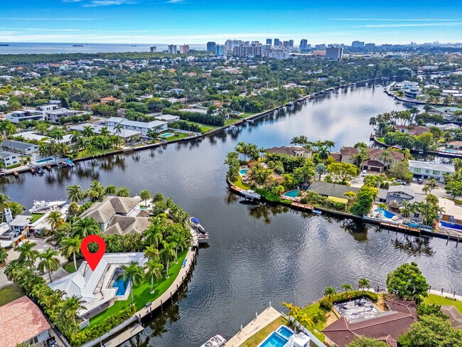 Building Photo - 1725 NE 23rd Ave