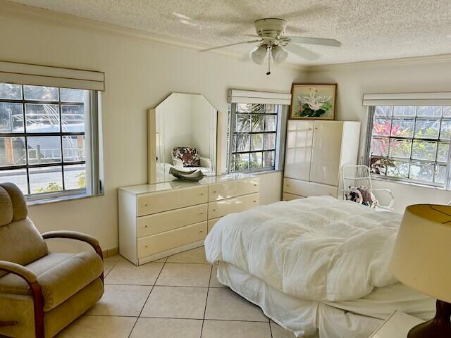 Building Photo - 6435 Bay Club Dr