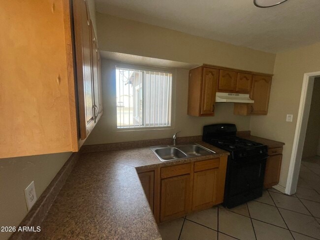 Building Photo - 1701 E Harvard St