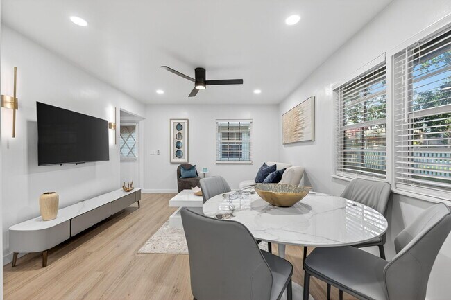 Building Photo - 800 Tropic Isle Dr