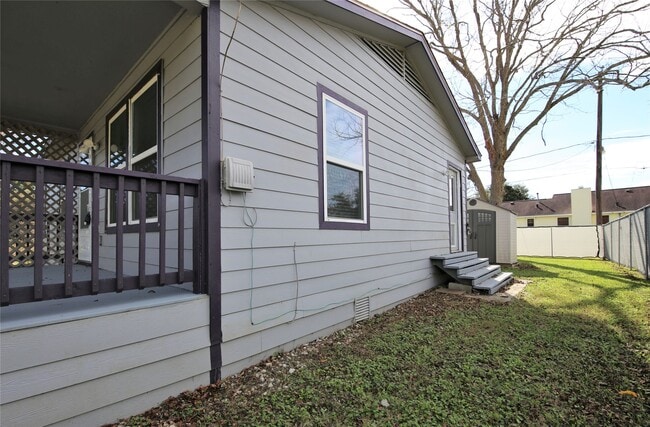 Building Photo - 6611 Wayne Johnson Ave