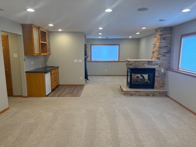 Building Photo - Gorgeous 6 Bed/3 Bath/3 Garage SFH with Screened in Porch, and Firepit in Minnetrista!