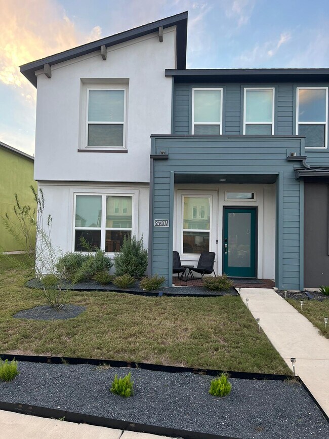 Building Photo - 8720 Whitter Dr