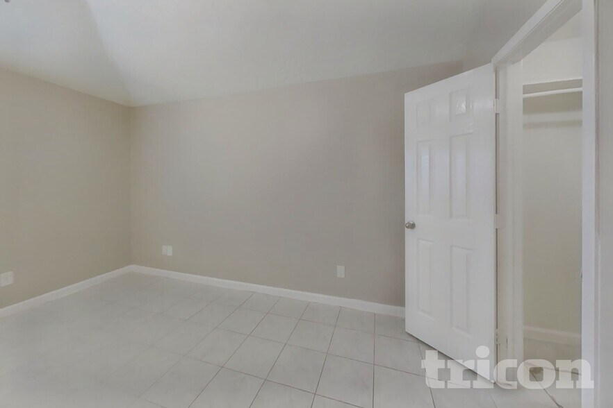 Building Photo - 3446 Edgecreek Dr