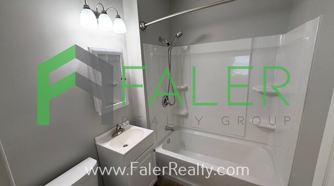 Building Photo - Charming 2-Bedroom Home