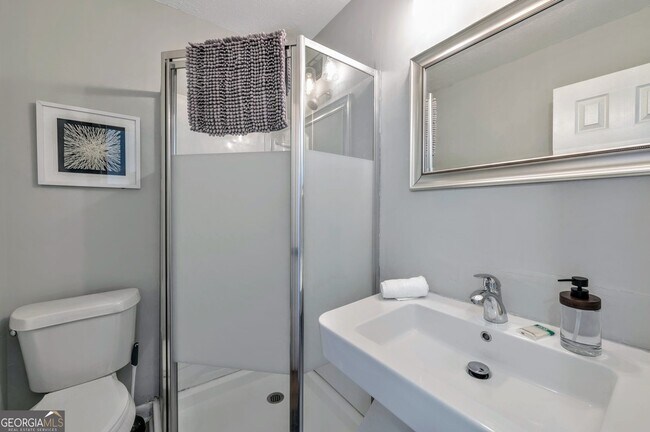 Building Photo - 444 Smyrna Powder Springs Rd SW