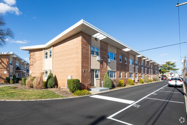 Ocean Harbor Club - Ocean Harbor Club Apartments