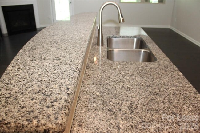 Building Photo - 6017 Sweetbay Ln